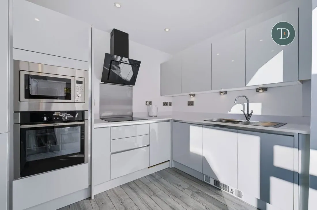 Larchdale Close, Whitby, CH66, photo 4
