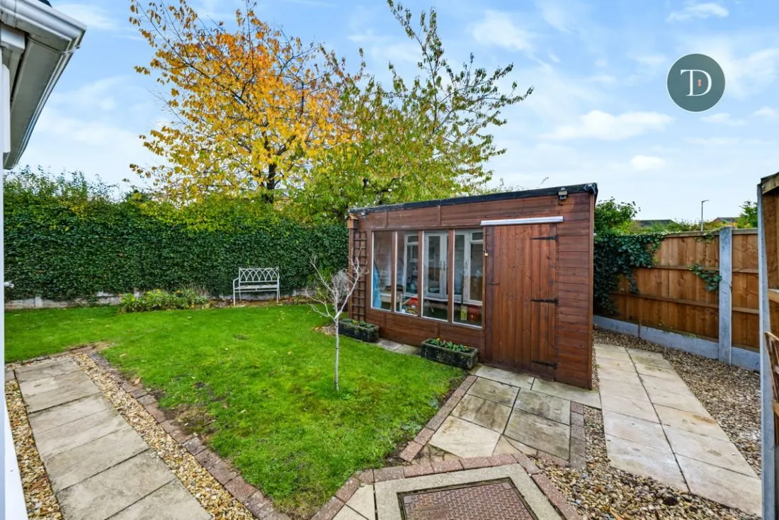 Larchdale Close, Whitby, CH66, photo 23