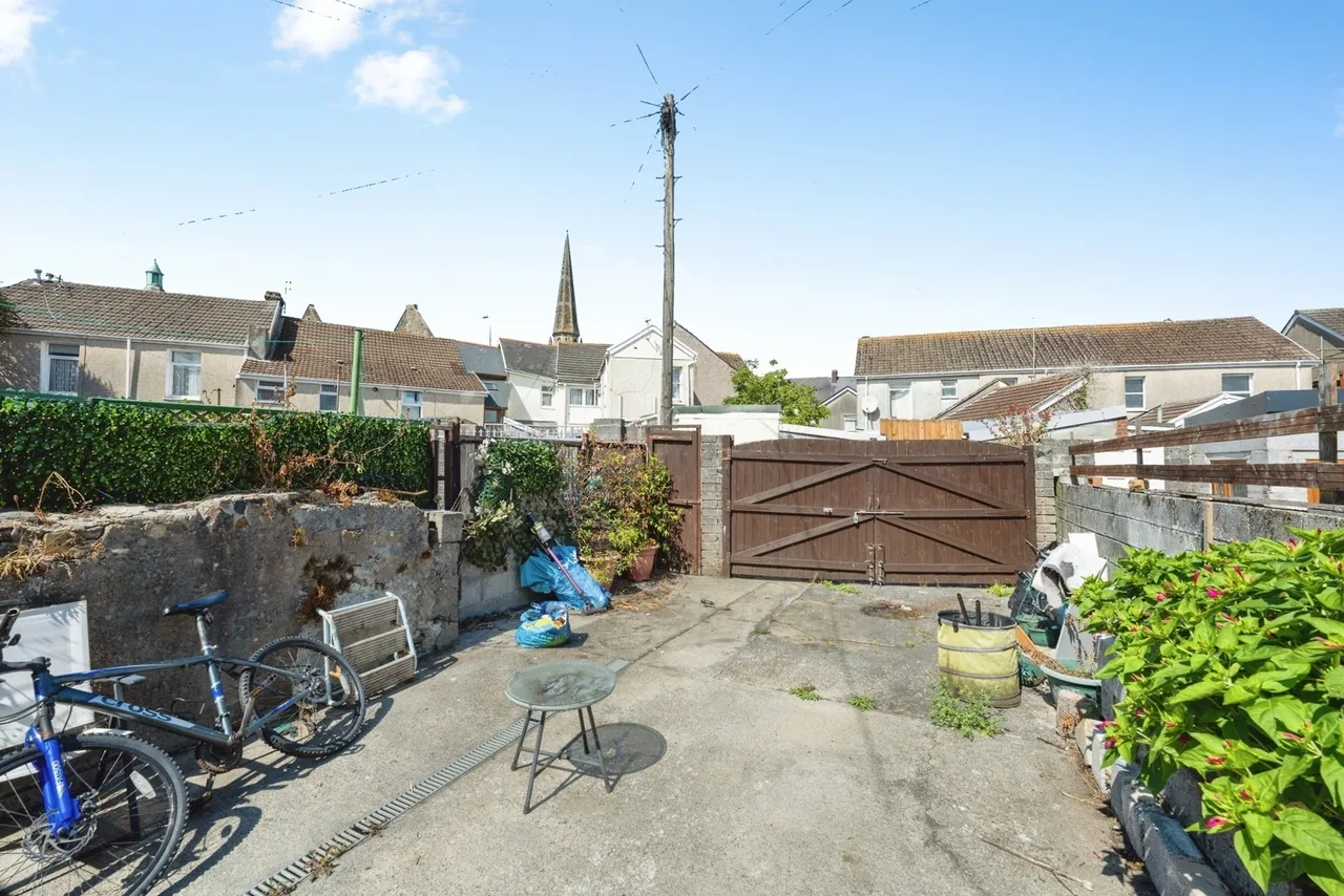 Richard Street, Llanelli, SA15, photo 18