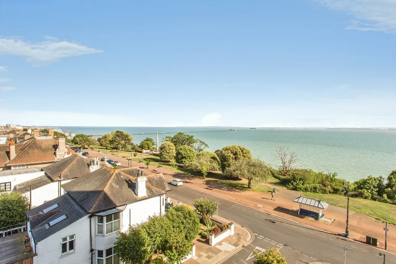 2 bed flat for sale — Westward Ho, Westcliff Parade, Westcliff-On, Essex, SS0