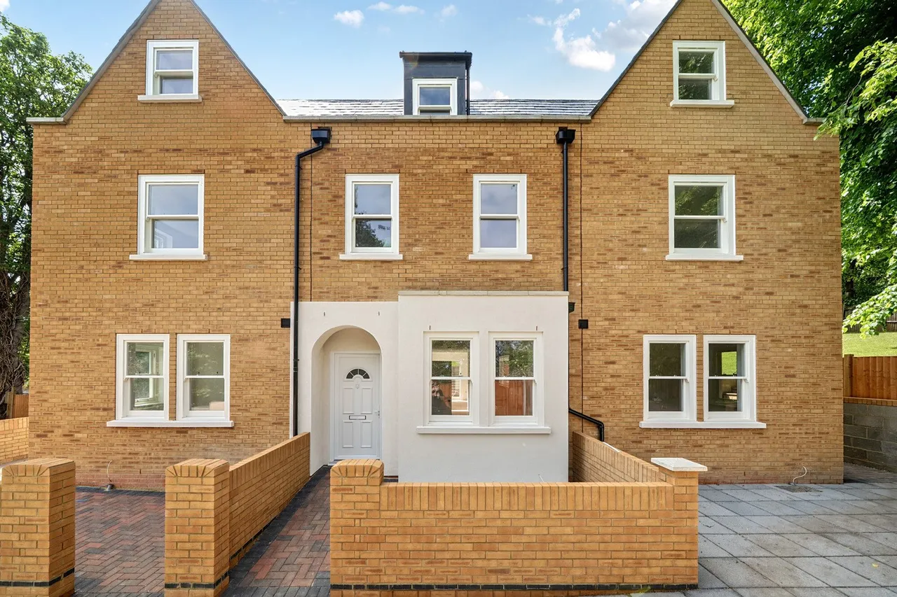3 bed house for sale — Mount Nod Close, London, SE18