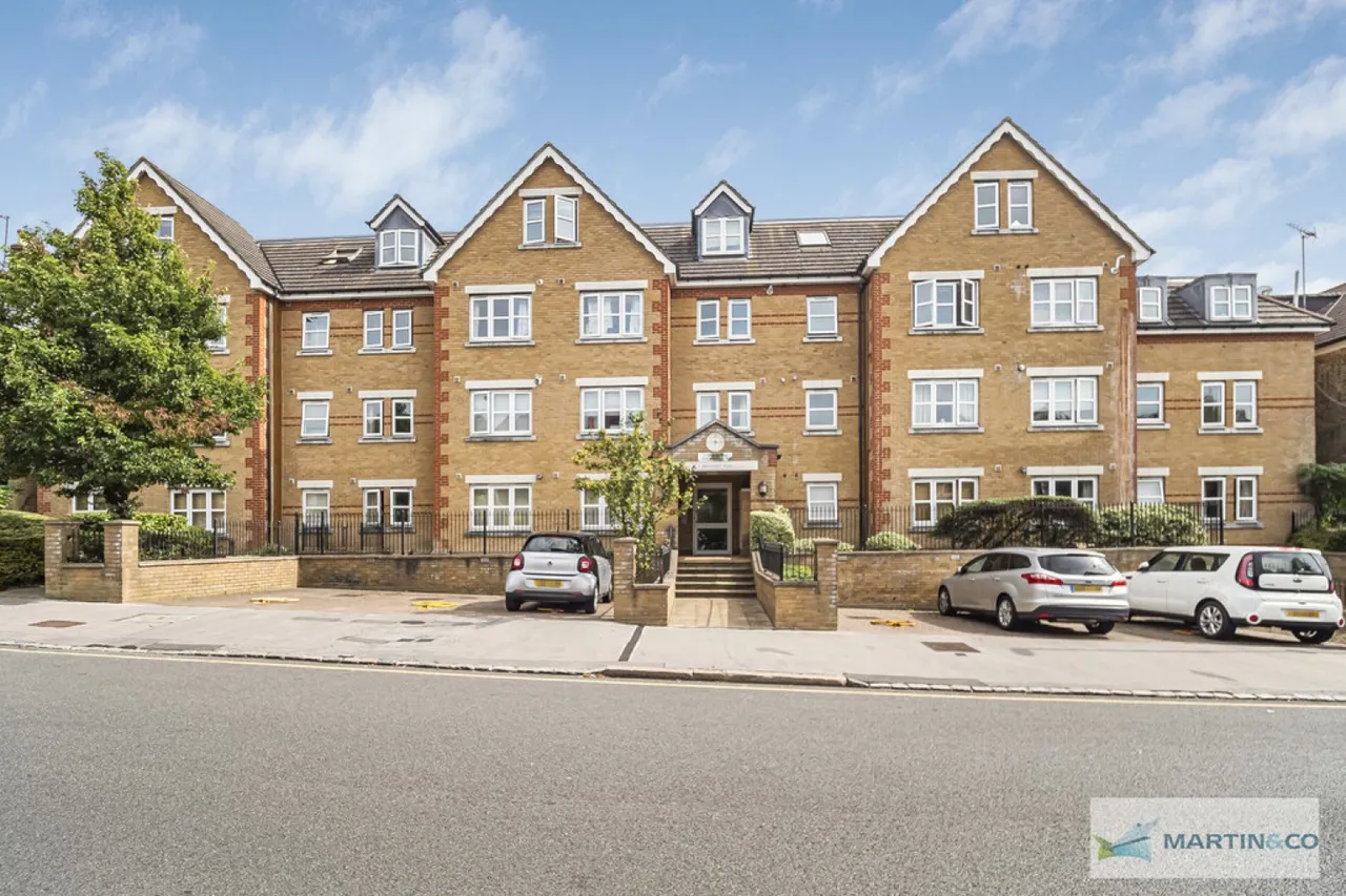 2 bed flat for sale — Birdhurst Road, South Croydon