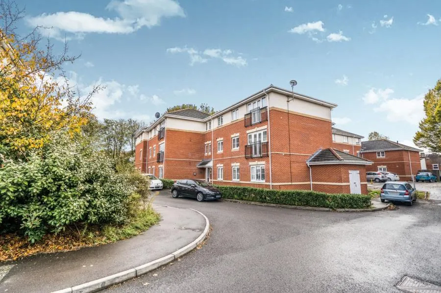 2 bed flat to rent, Mirabella Close, Southampton, SO19