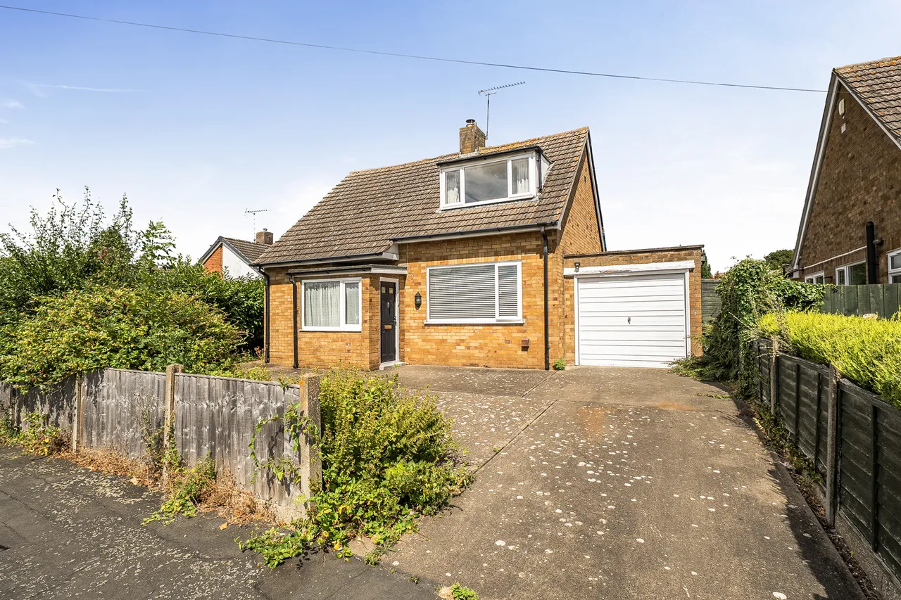 3 bed chalet for sale — Laburnum Drive, Cherry Willingham, Lincoln