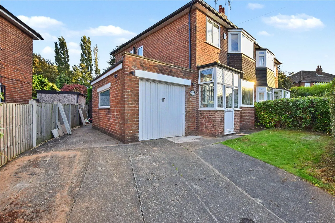 3 bed house for sale, Manston Avenue, Leeds, LS15