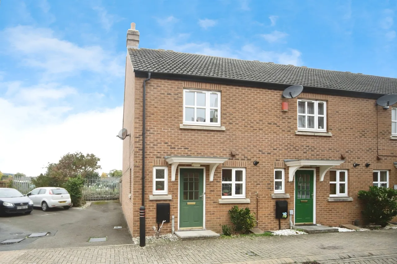 2 bed house for sale — Massingham Park, Taunton