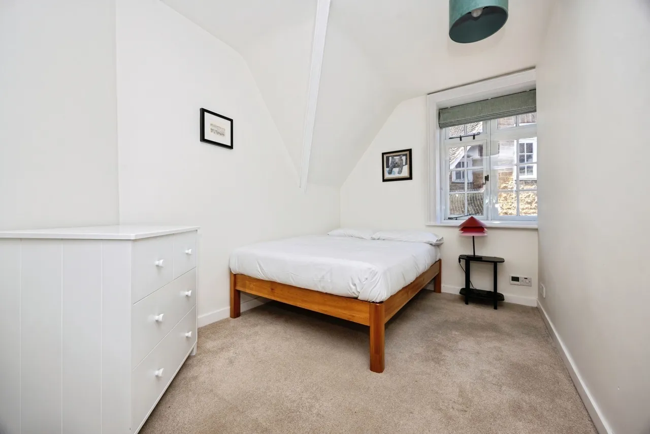 Portsmouth Road, Guildford, GU2, photo 6