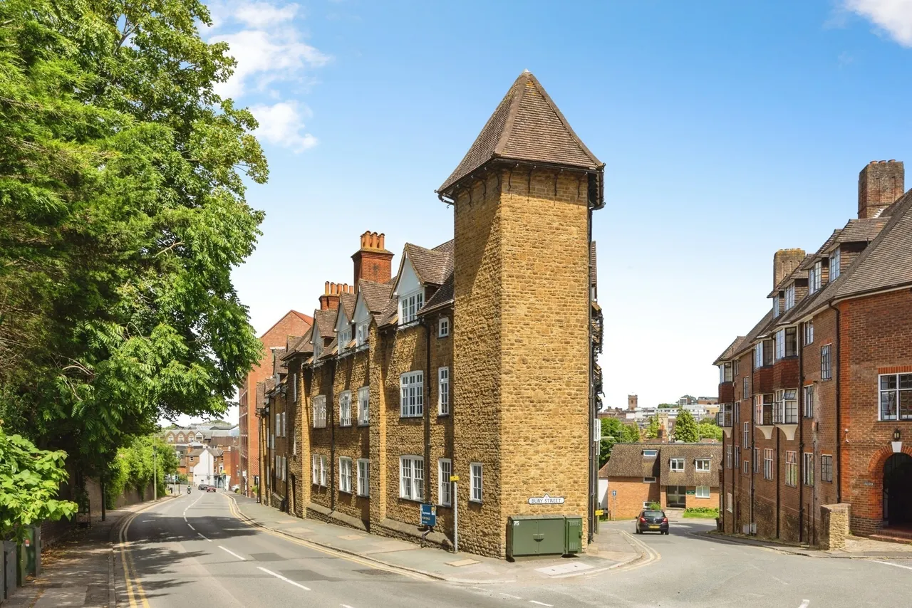 Portsmouth Road, Guildford, GU2, photo 3