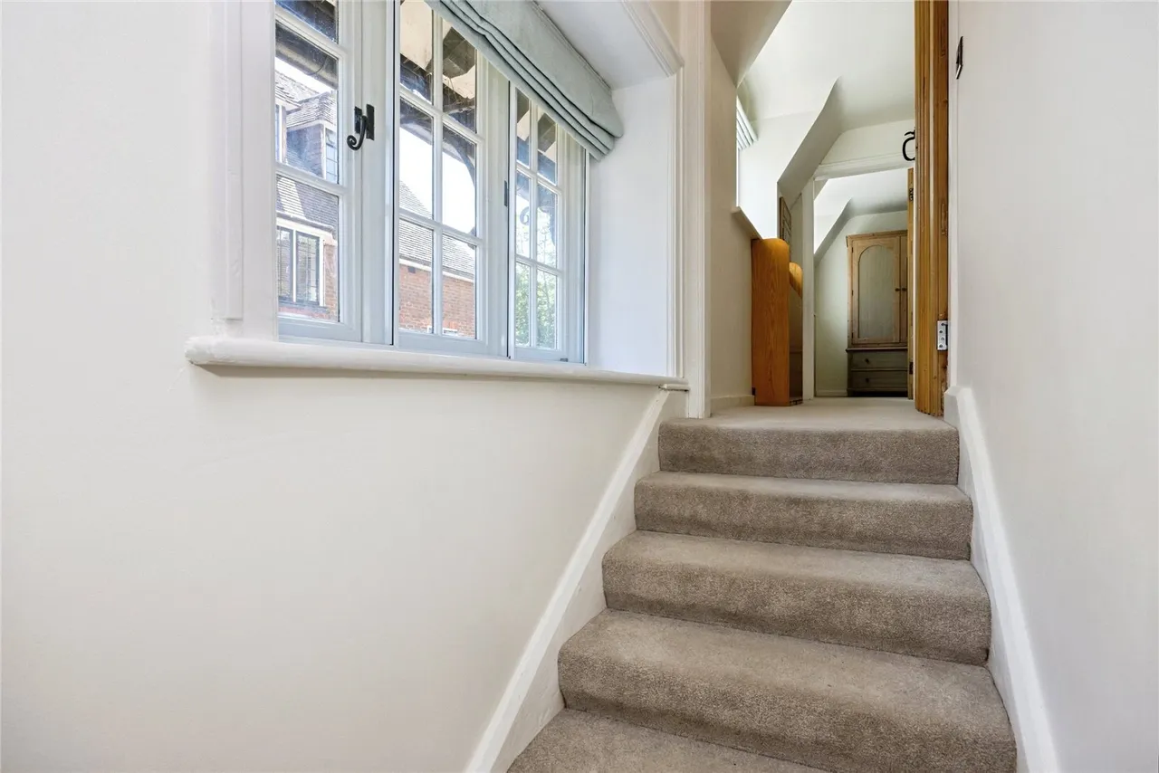 Portsmouth Road, Guildford, GU2, photo 14