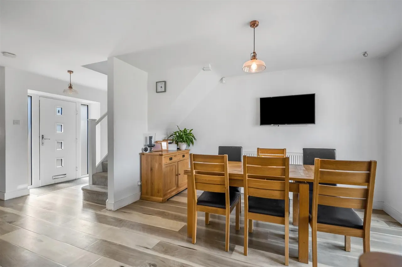 Kings Road, Horsham, West Sussex RH13 5PP, photo 7