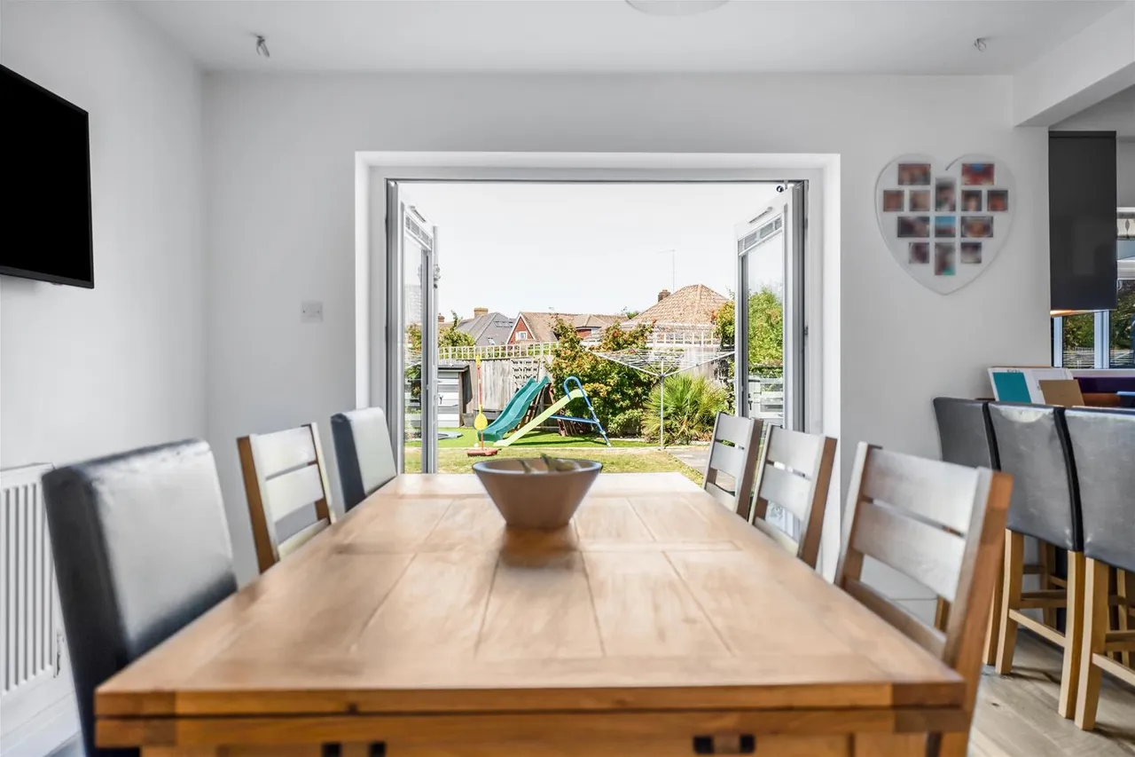 Kings Road, Horsham, West Sussex RH13 5PP, photo 11