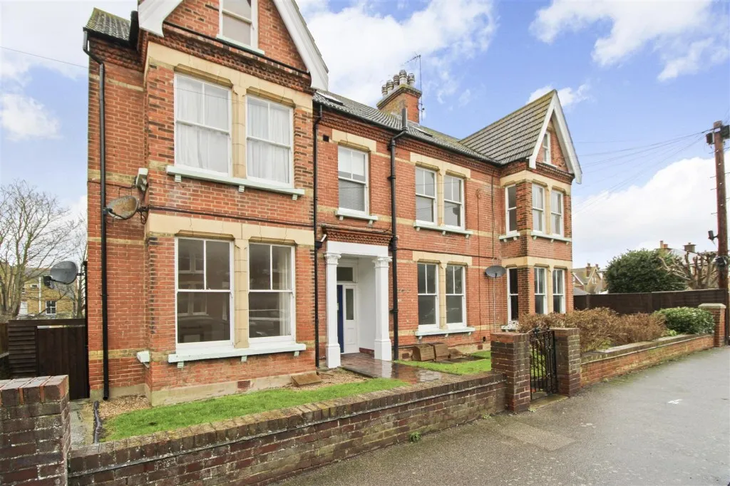 1 bed flat to rent, Downs Park, Herne Bay