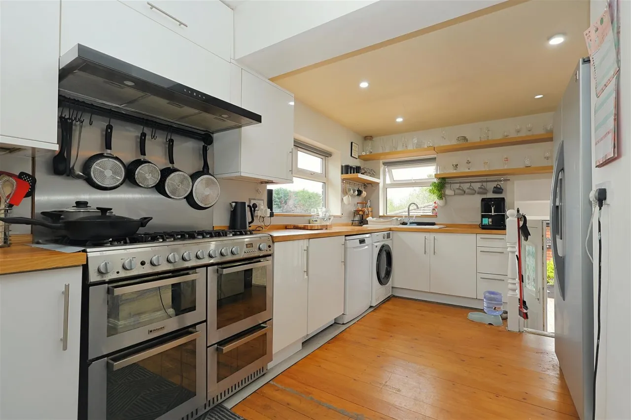 Uppermoor, Pudsey, LS28, photo 4