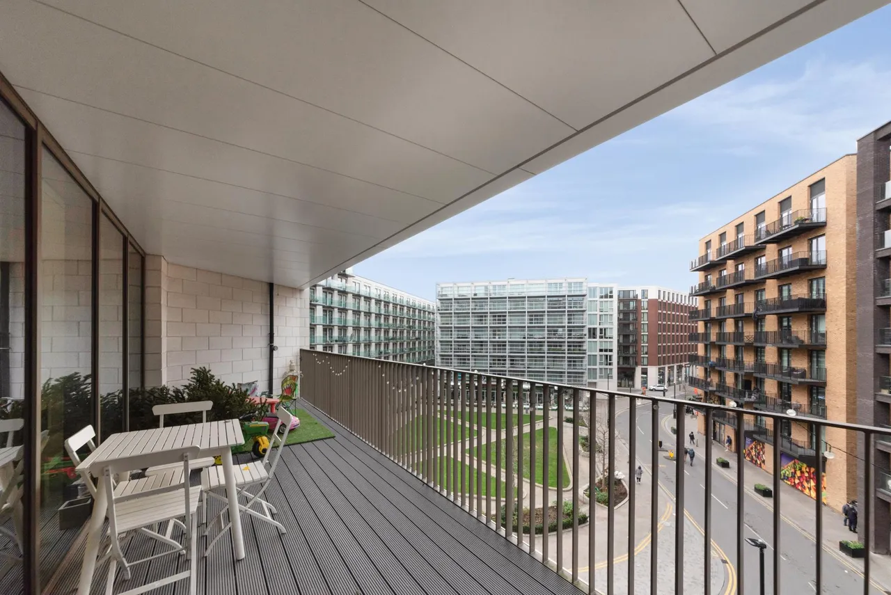 Commodore House, Royal Wharf, E16, photo 3
