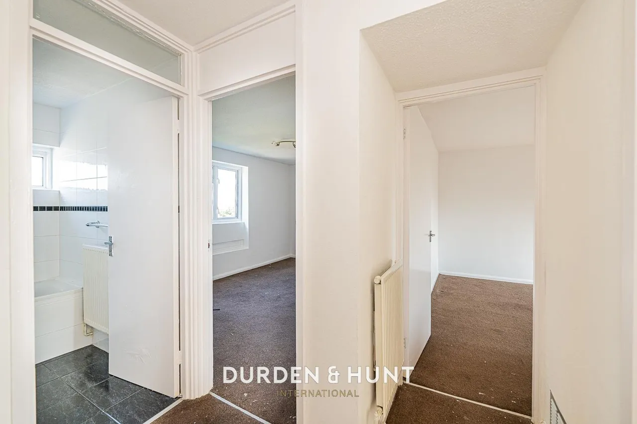 Avelon Road, Rainham, RM13, photo 4