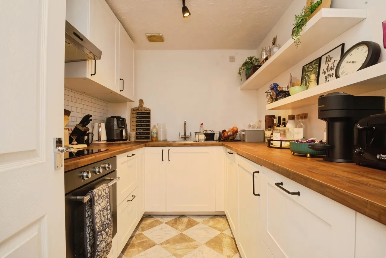 Seager Drive, CARDIFF, South Glamorgan, CF11, photo 2