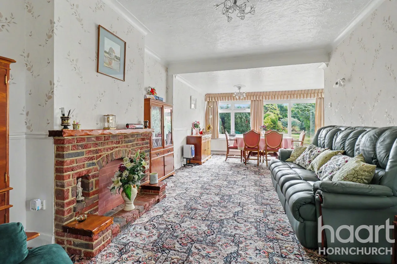 Fairfield Close, Hornchurch, RM12, photo 3