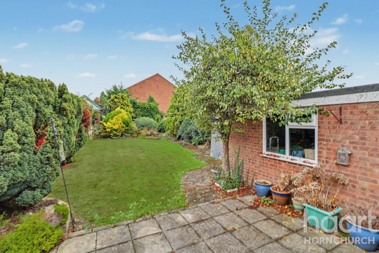 Fairfield Close, Hornchurch, RM12, photo 10