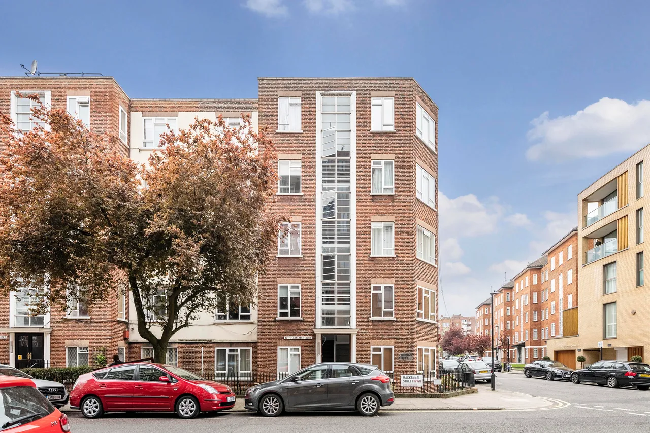 2 bed flat to rent — Charlbert Court, Charlbert Street, St John's Wood, London, NW8