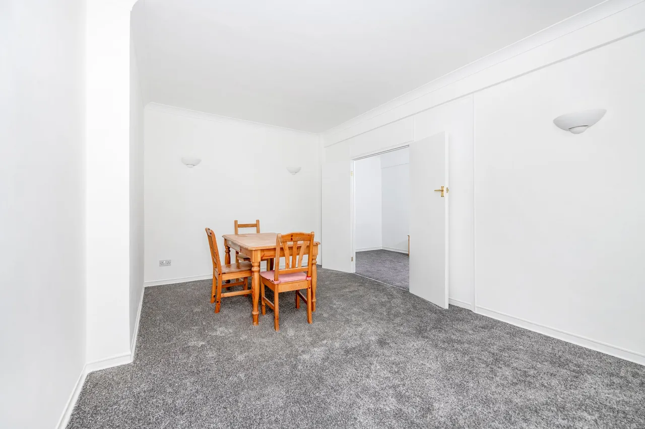 Charlbert Court, Charlbert Street, St John's Wood, London, NW8, photo 2