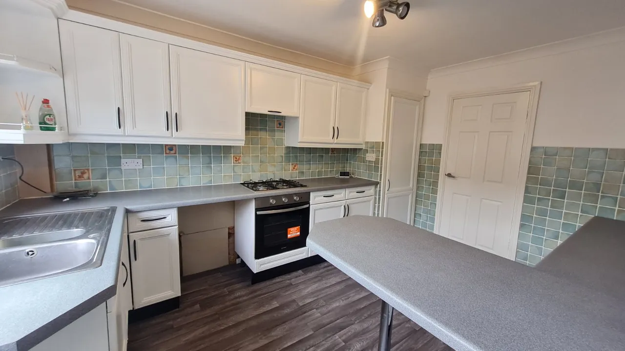 Ingram Crescent, Knottingley, WF11, photo 3
