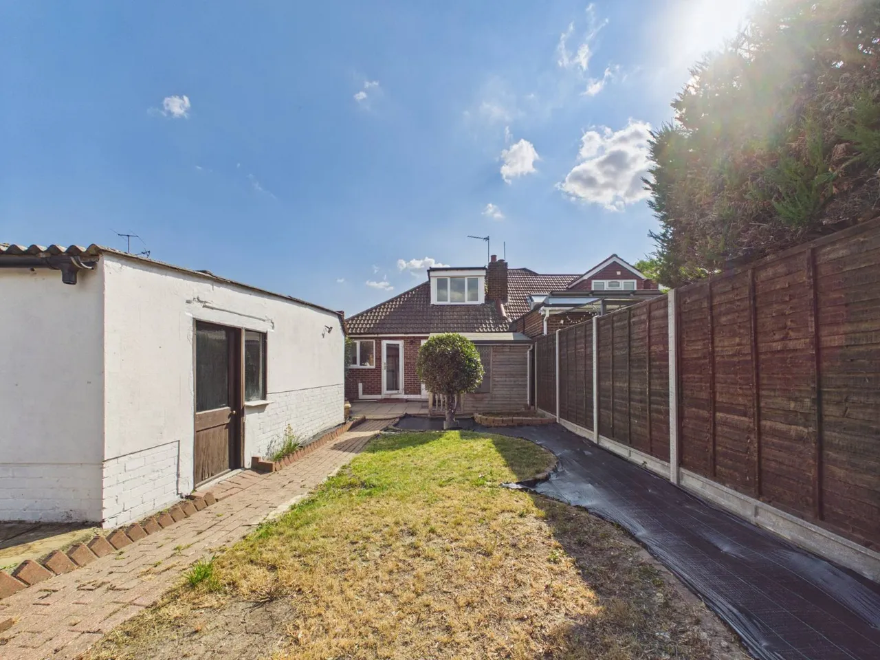 Feltham, Middlesex, photo 10