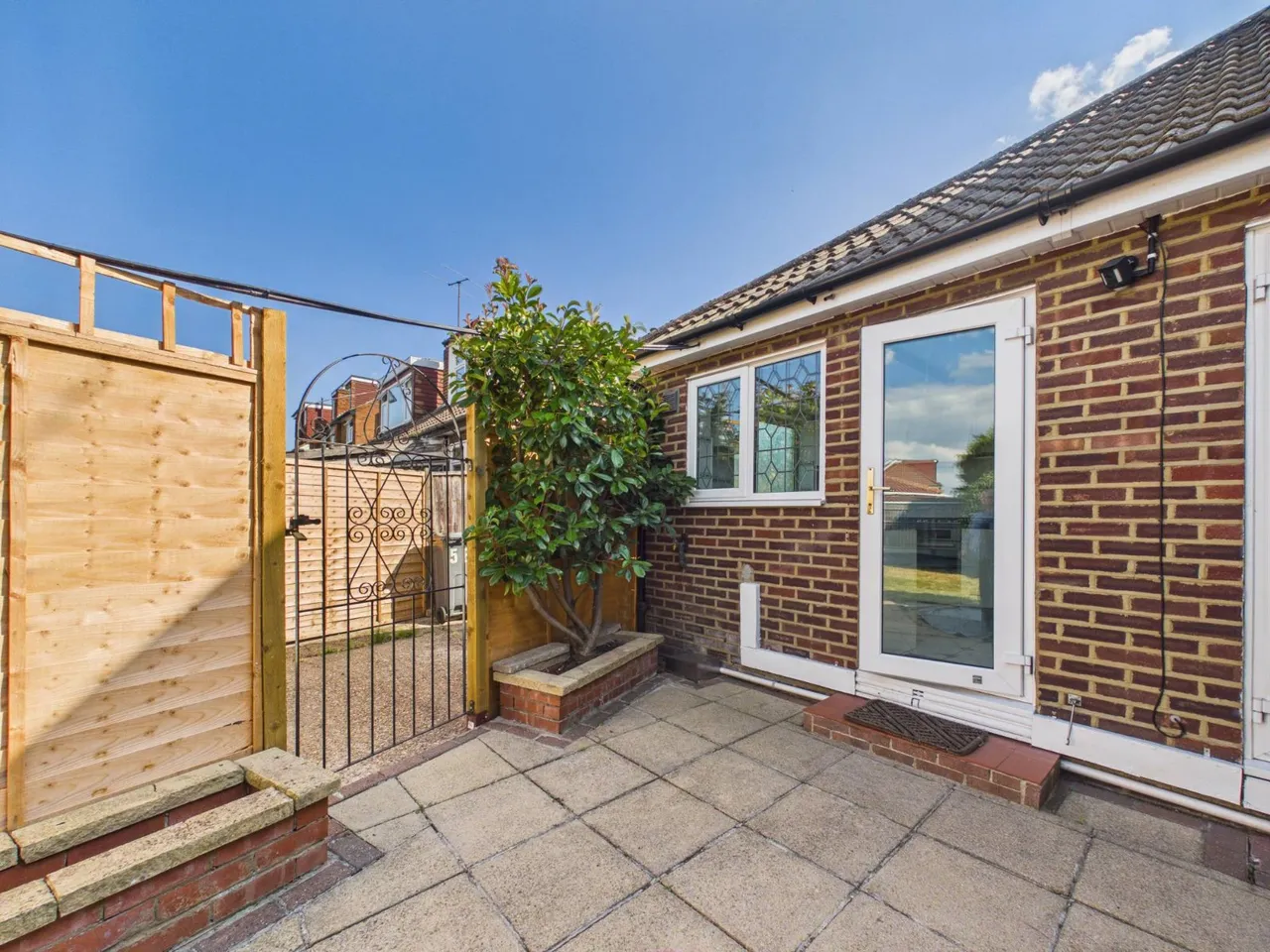 Feltham, Middlesex, photo 18