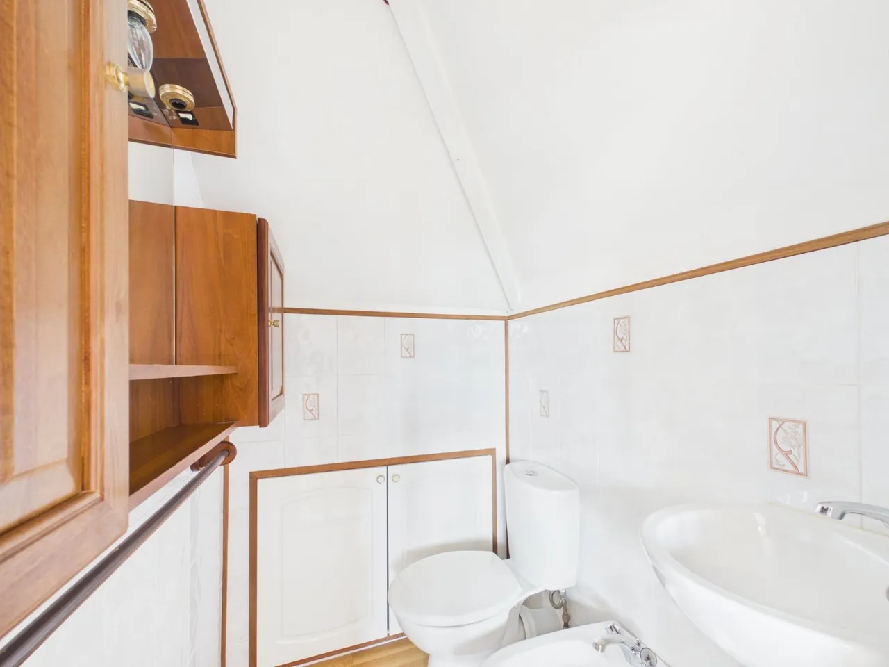 Feltham, Middlesex, photo 15