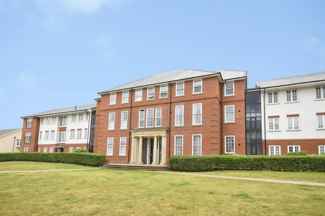 1 bed flat for sale — Rennoldson Green, Chelmsford