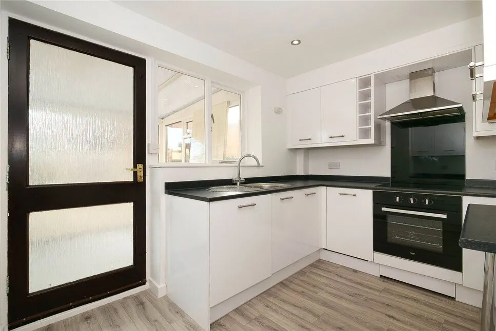 Bransdale Gardens, Guiseley, West Yorkshire, LS20, photo 4