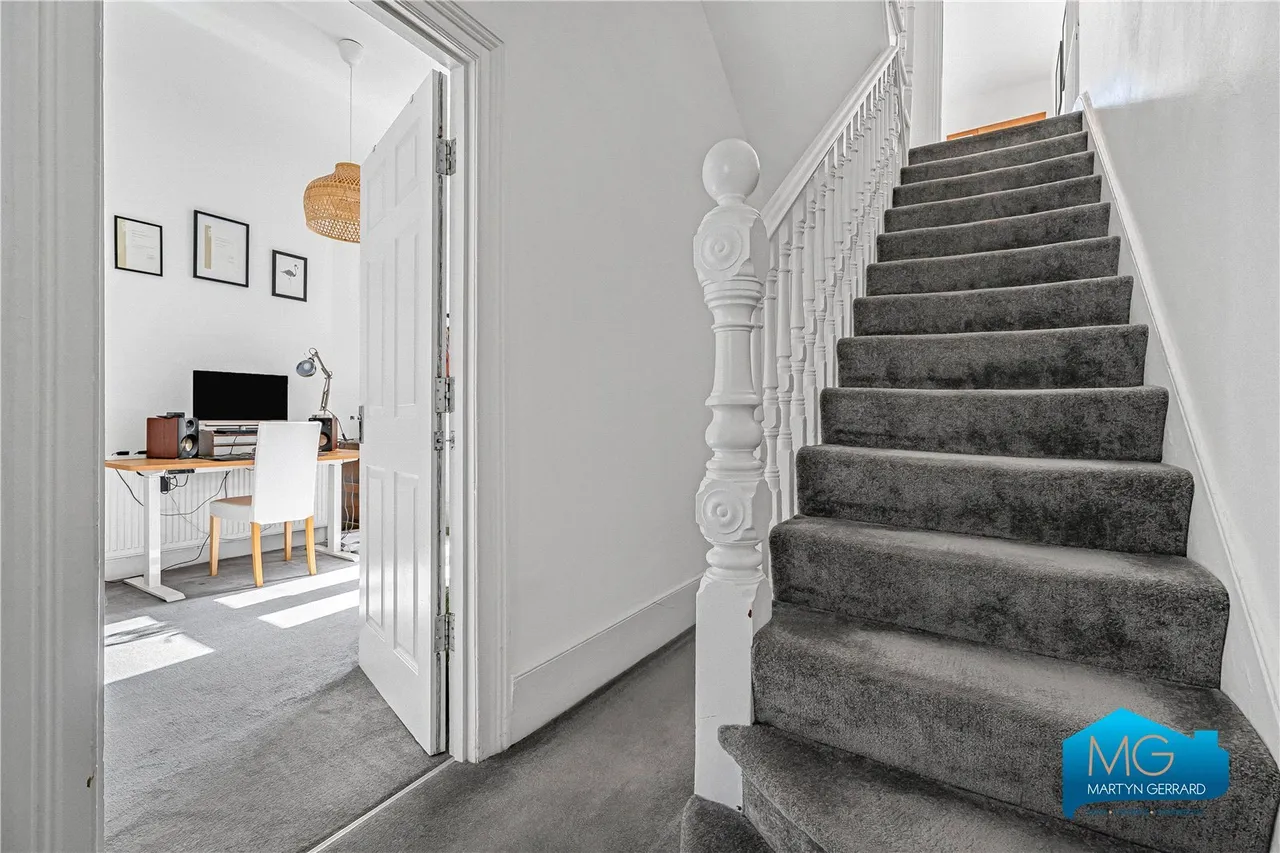 Lincoln Road, East Finchley, N2, photo 12