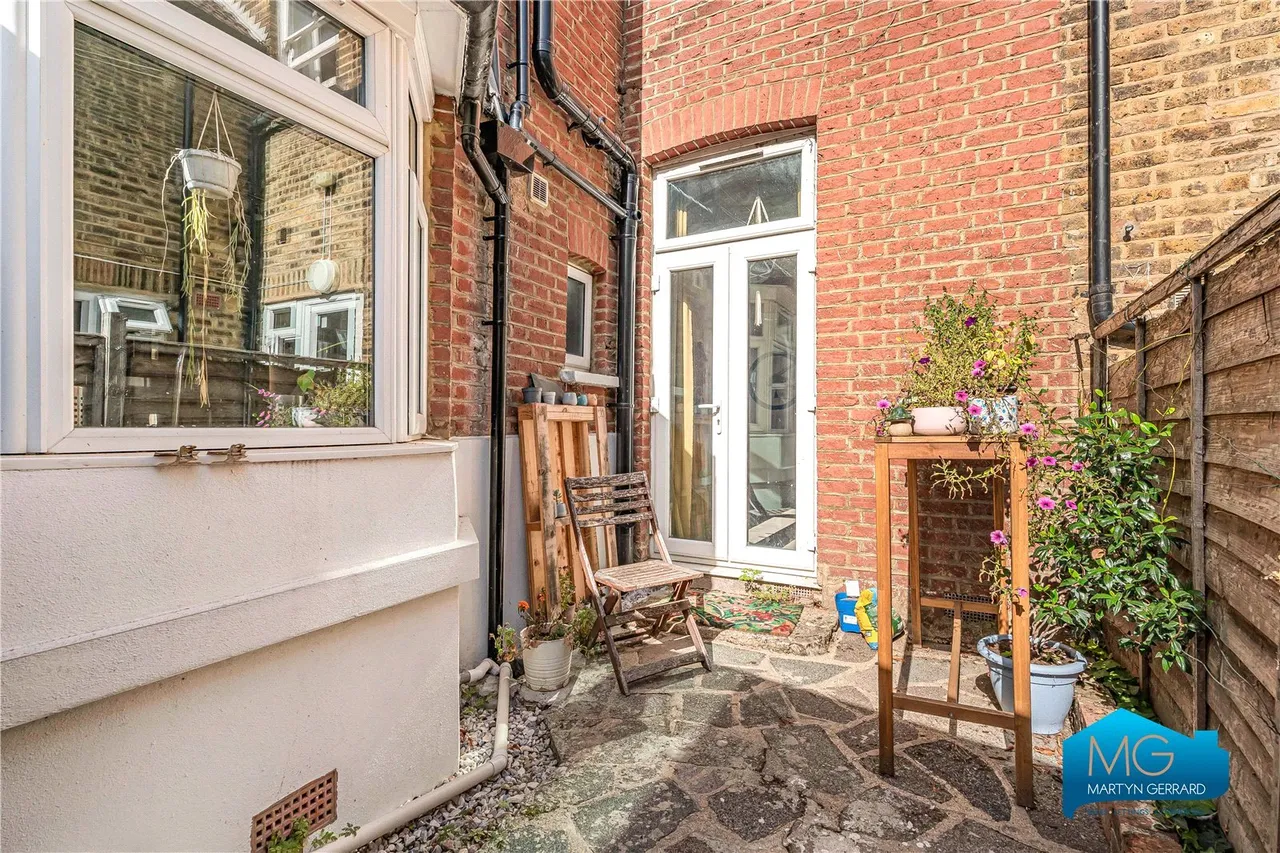 Lincoln Road, East Finchley, N2, photo 14