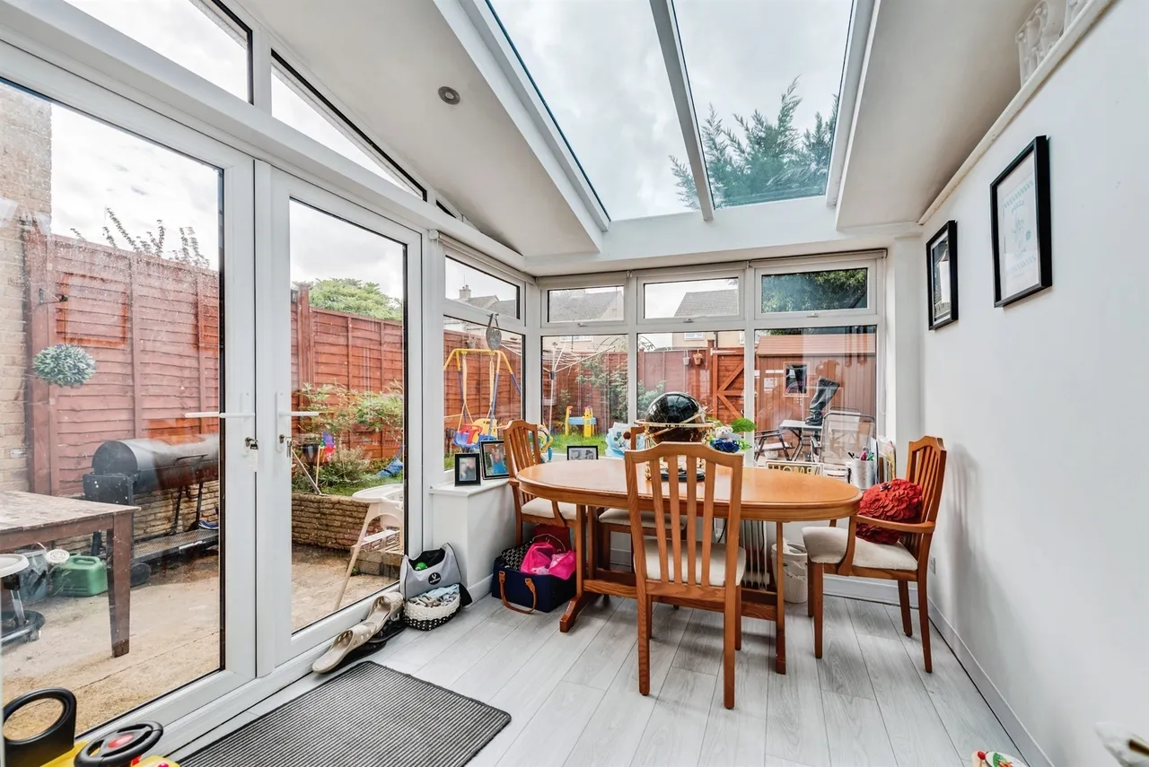 Larchmore Close, Swindon, SN25, photo 6