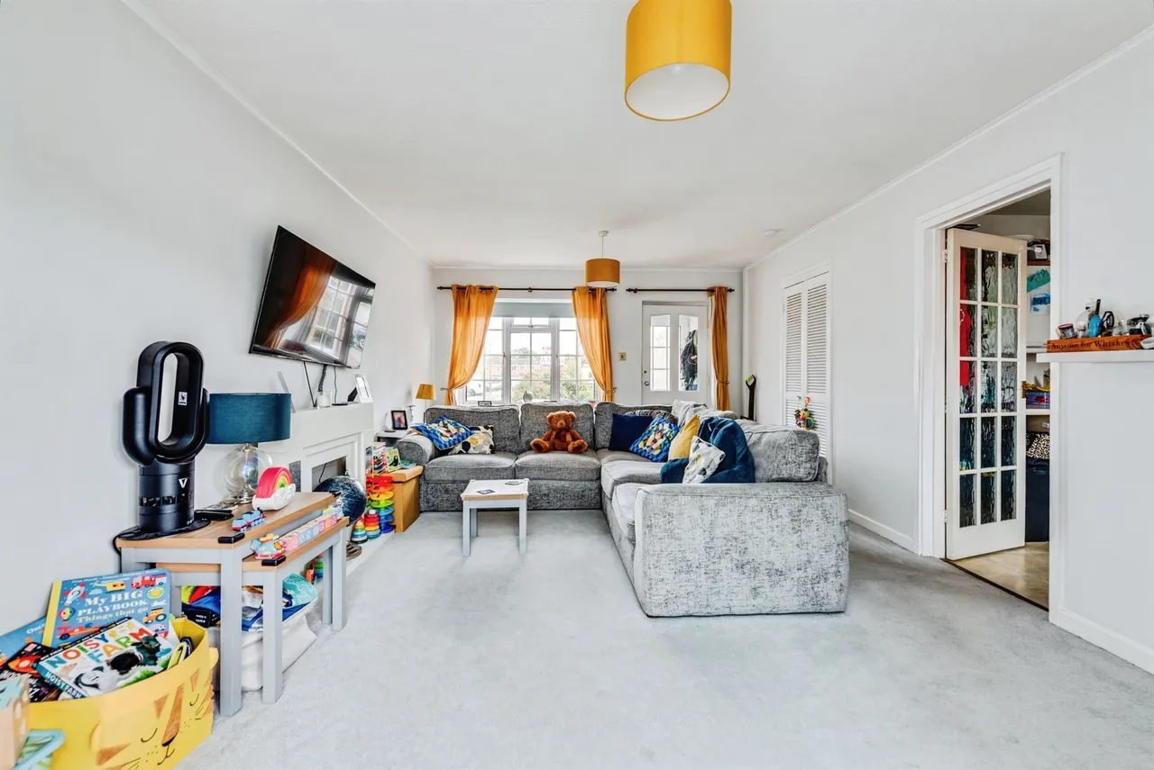 Larchmore Close, Swindon, SN25, photo 5