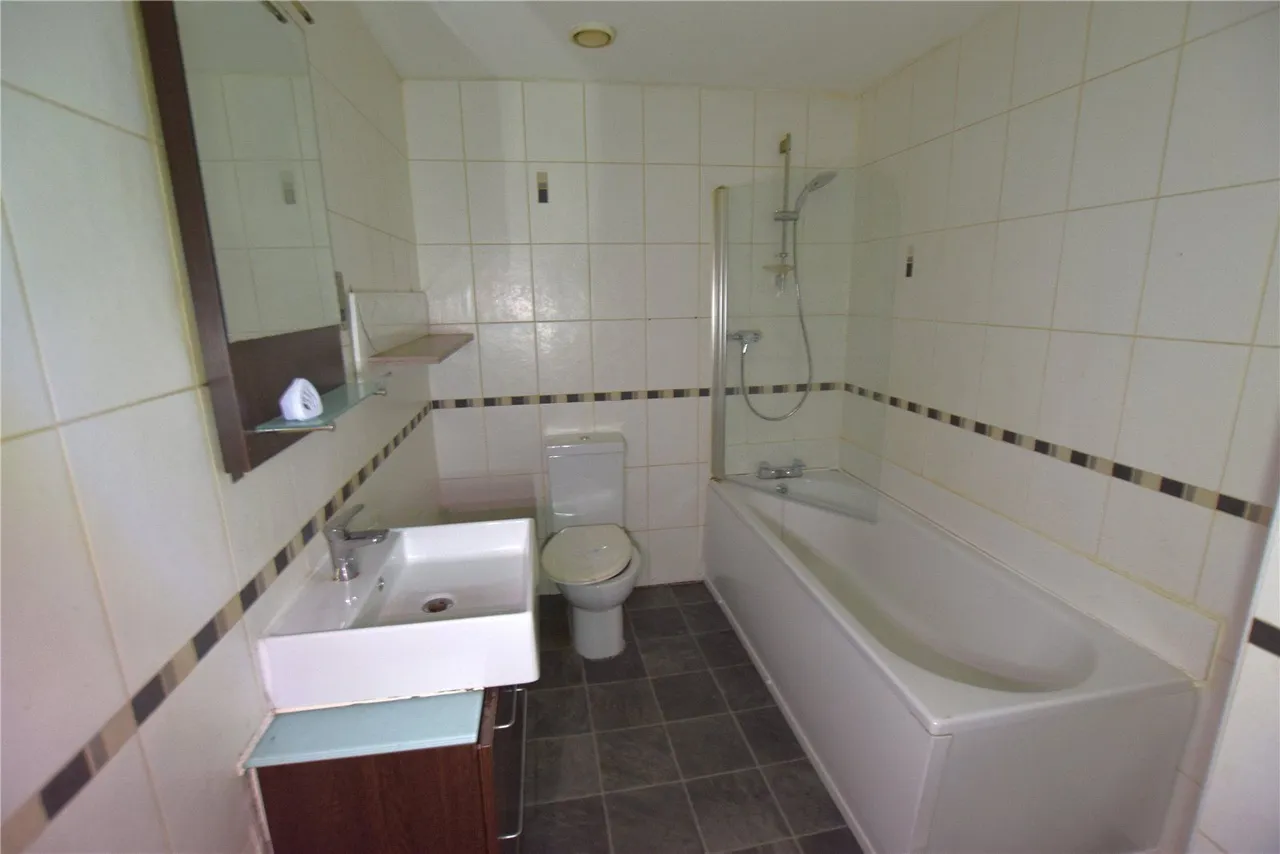 Leeds Road, Bradford, BD1, photo 3