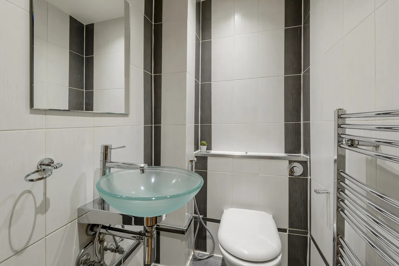Brompton Road, London, SW3, photo 9