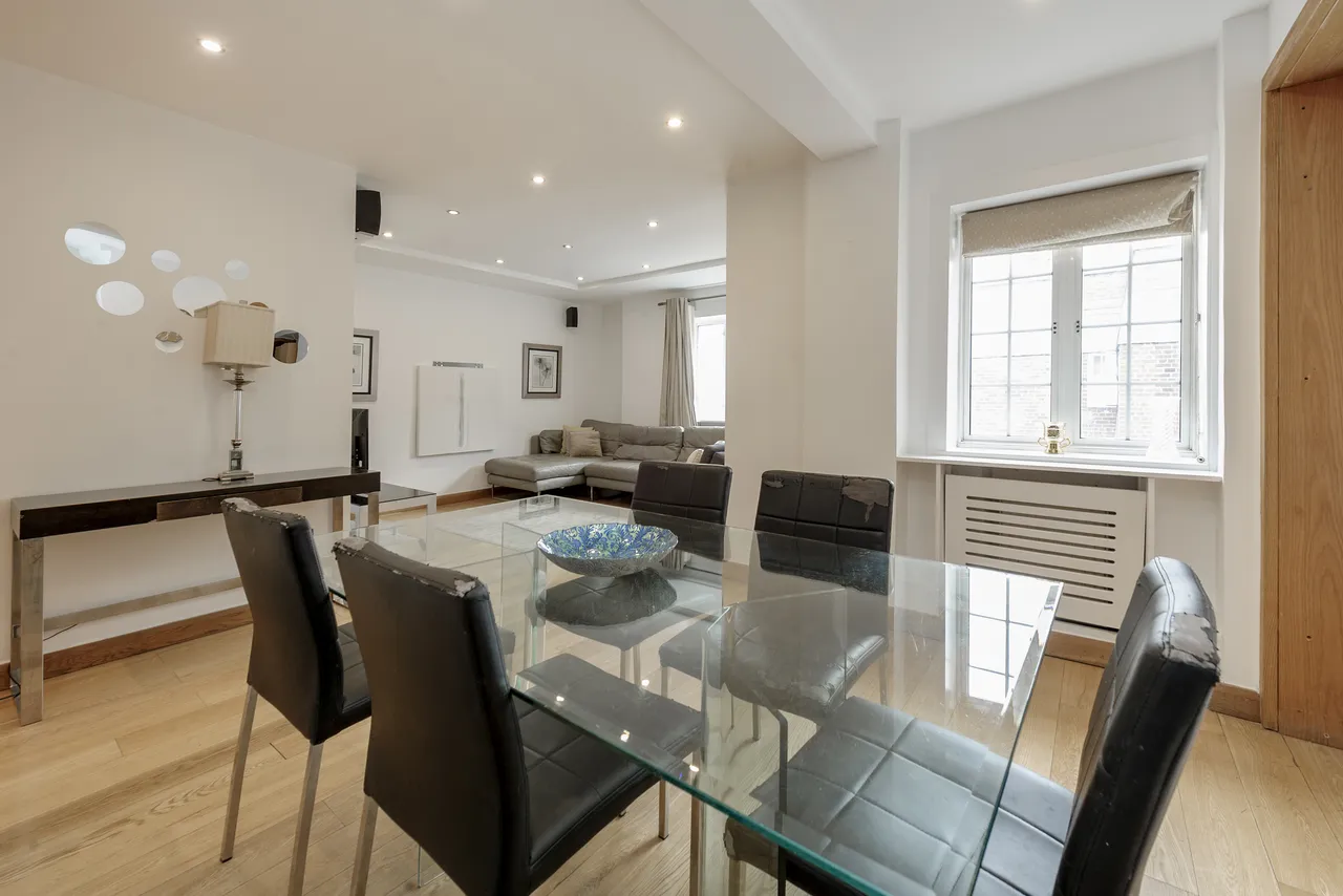 Brompton Road, London, SW3, photo 5