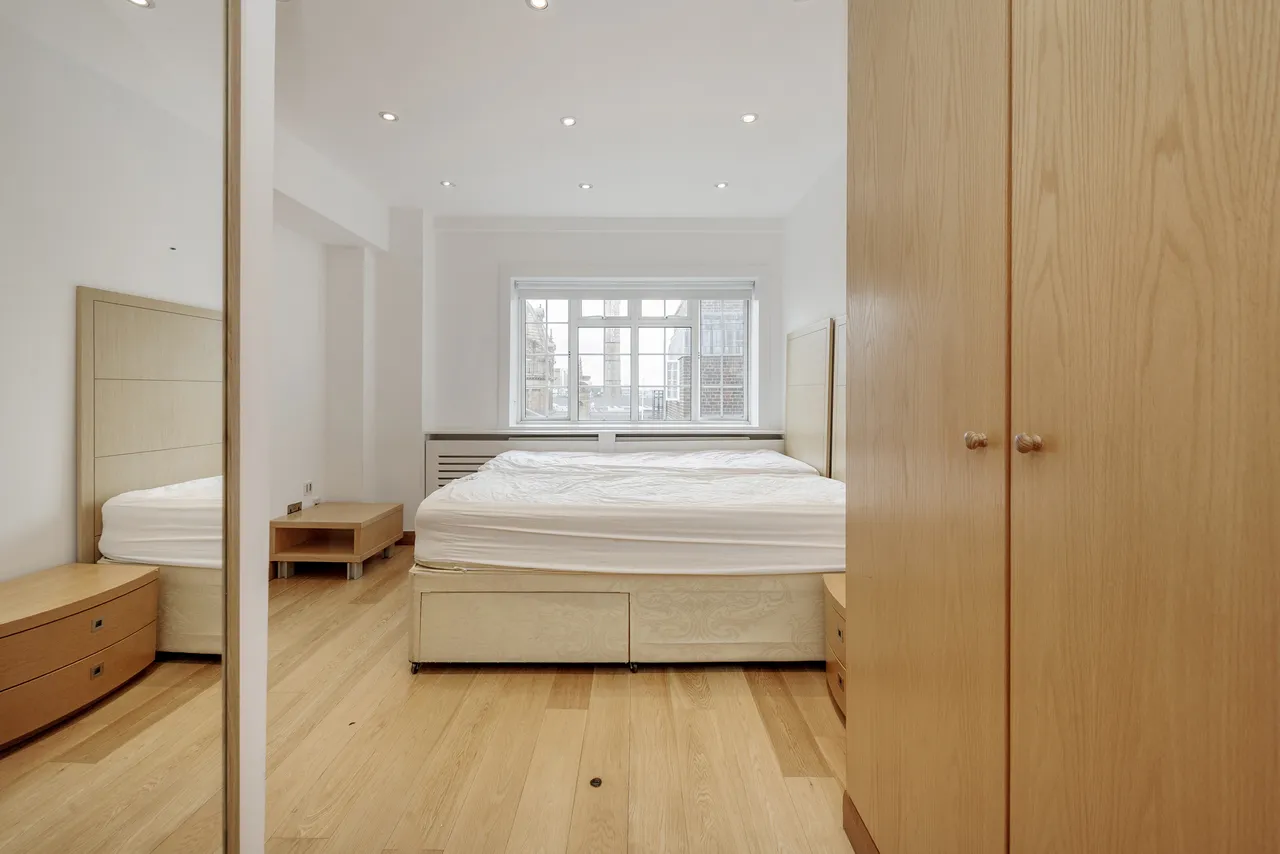 Brompton Road, London, SW3, photo 11