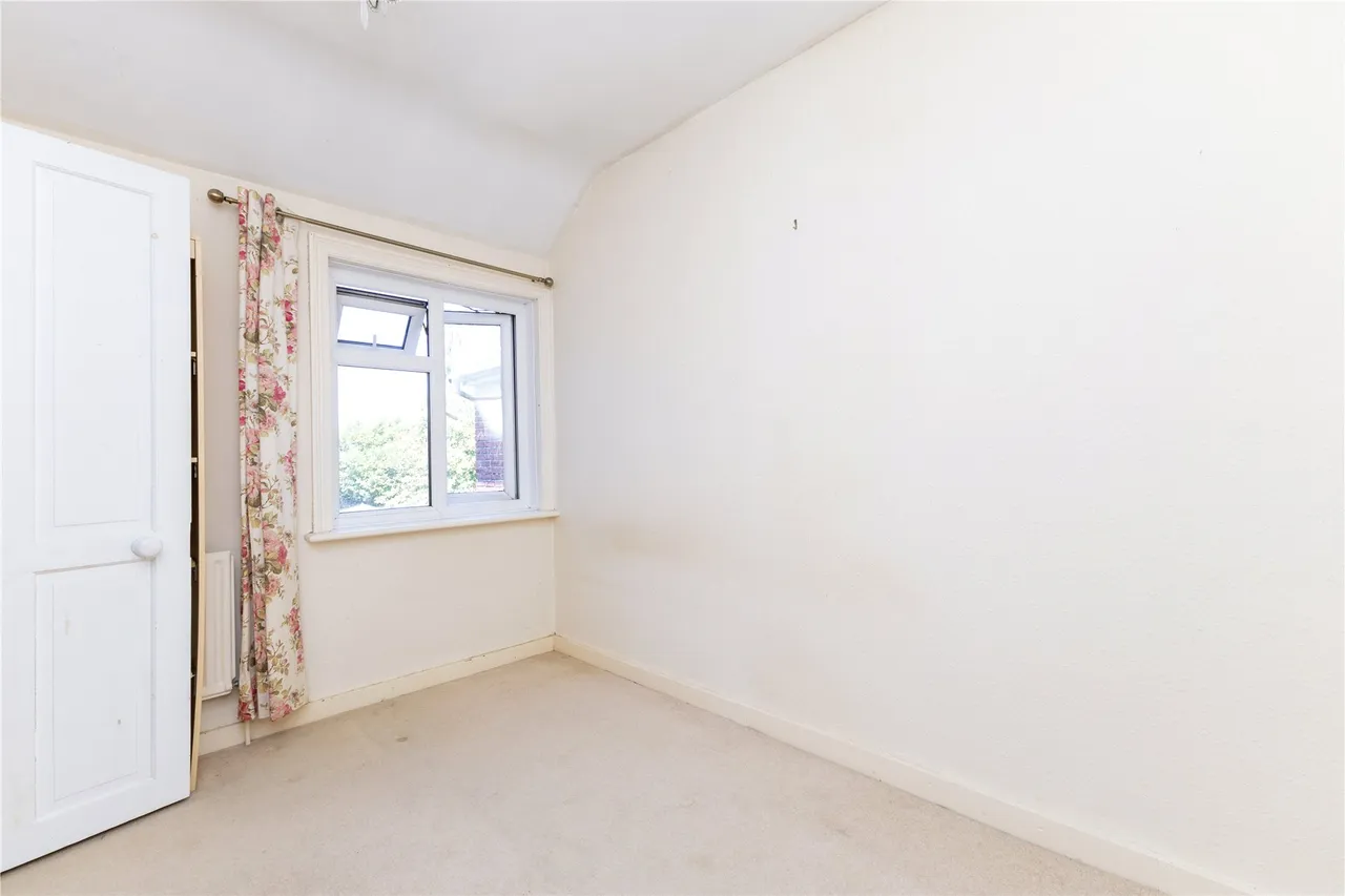 Beacon Hill Road, Hindhead, GU26, photo 15