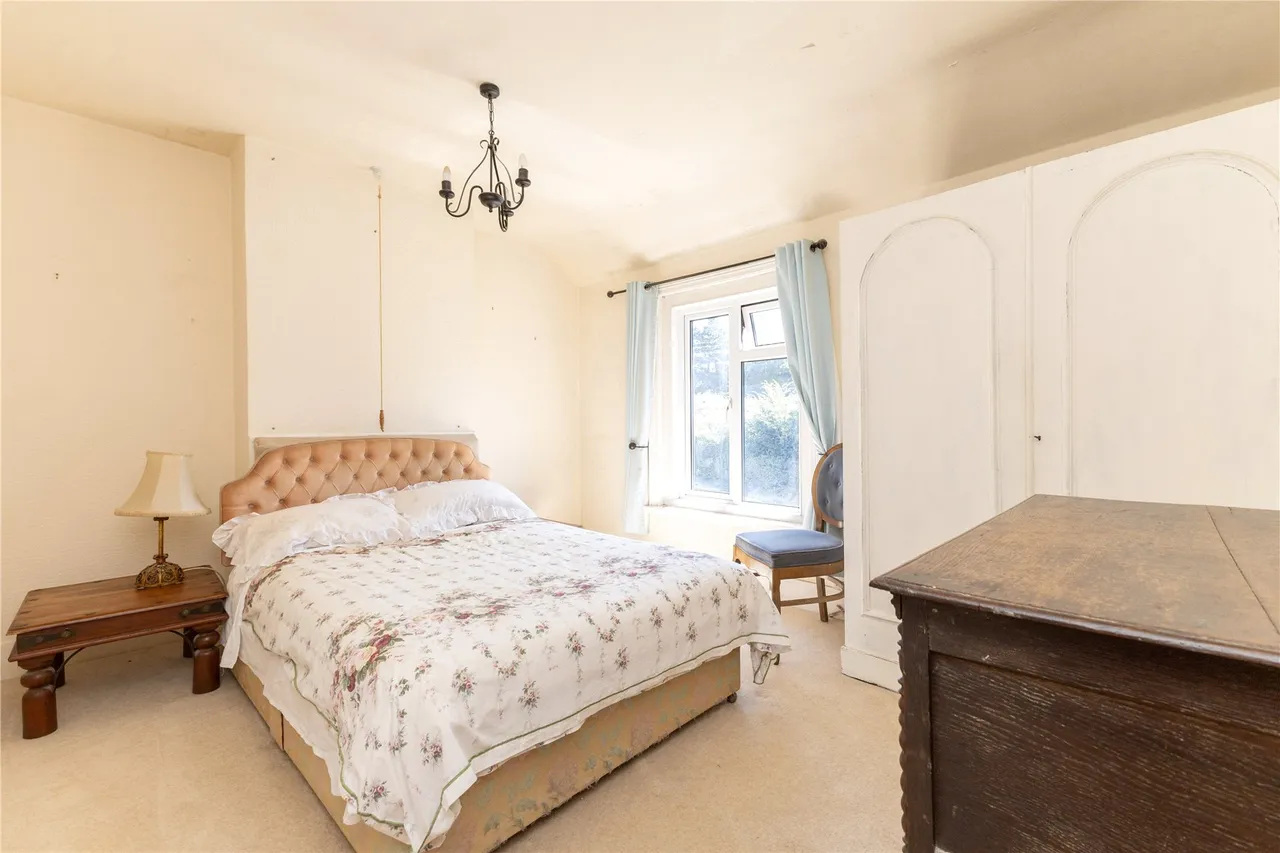 Beacon Hill Road, Hindhead, GU26, photo 12