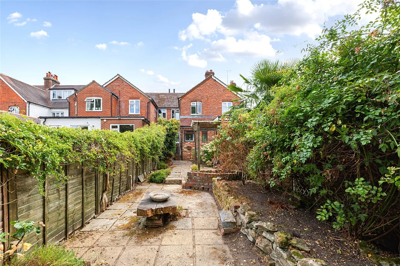 Beacon Hill Road, Hindhead, GU26, photo 5