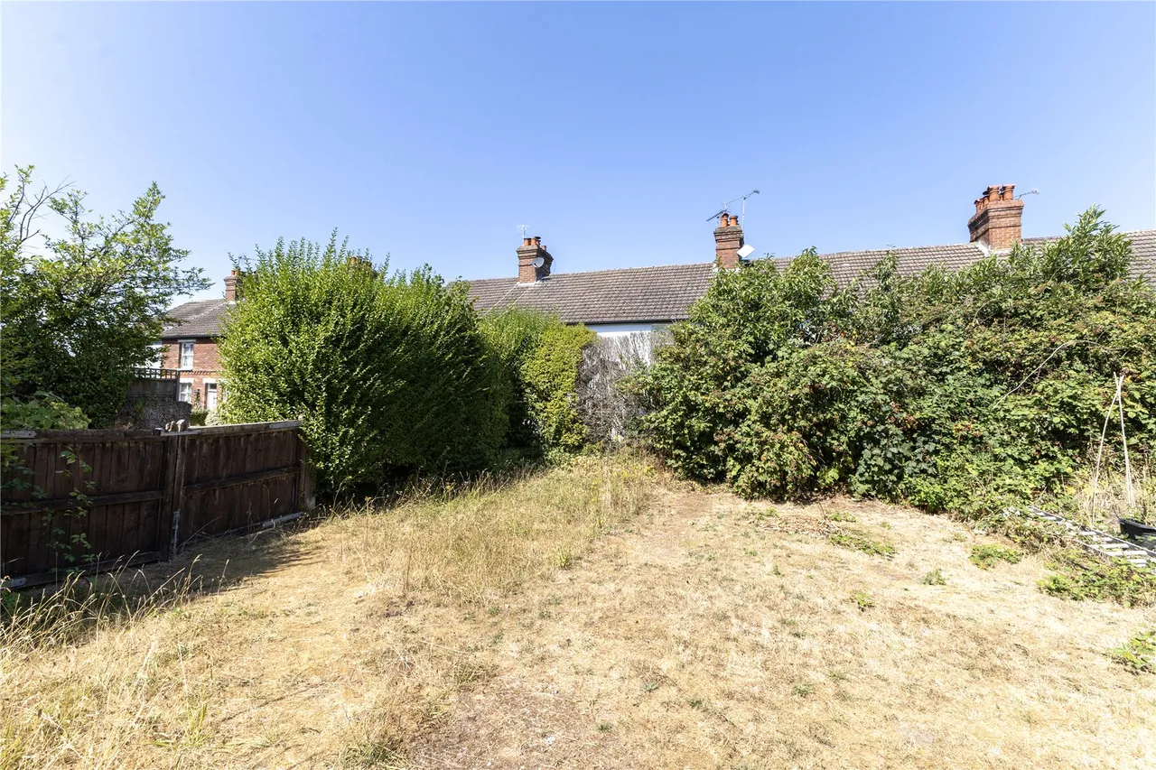 Beacon Hill Road, Hindhead, GU26, photo 8