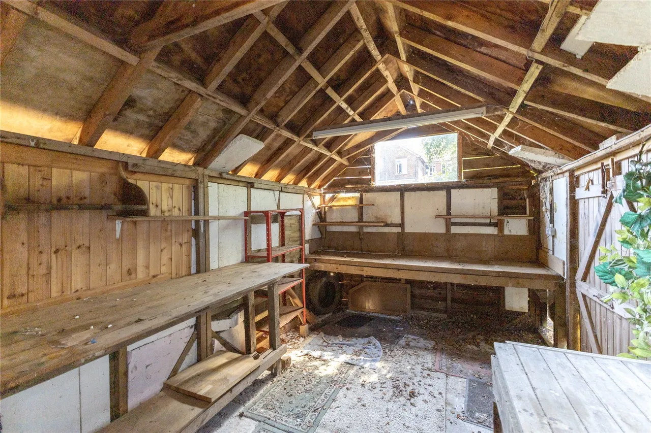 Beacon Hill Road, Hindhead, GU26, photo 7