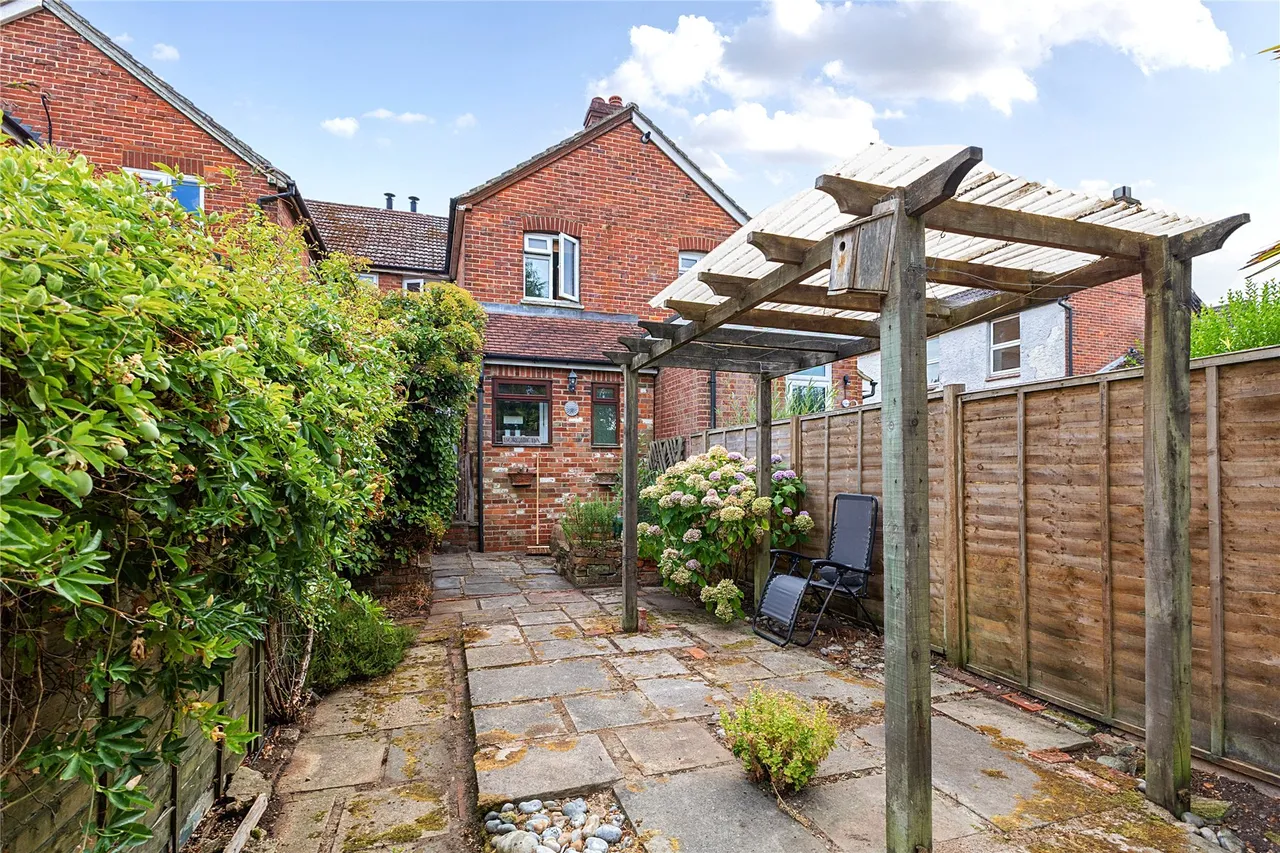 Beacon Hill Road, Hindhead, GU26, photo 17