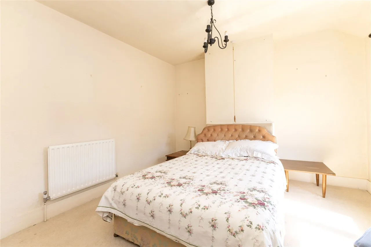 Beacon Hill Road, Hindhead, GU26, photo 13