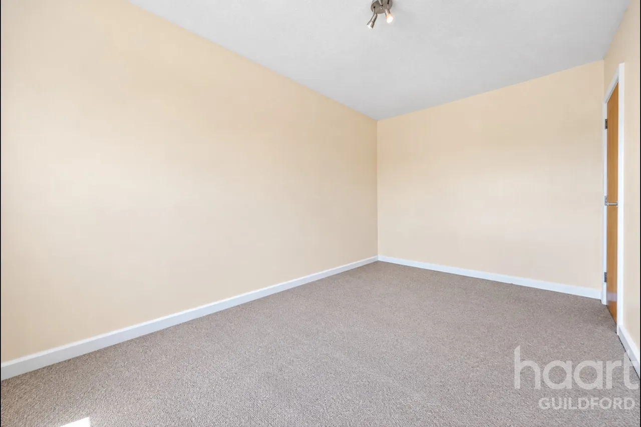Harvey Road, GU1, photo 5