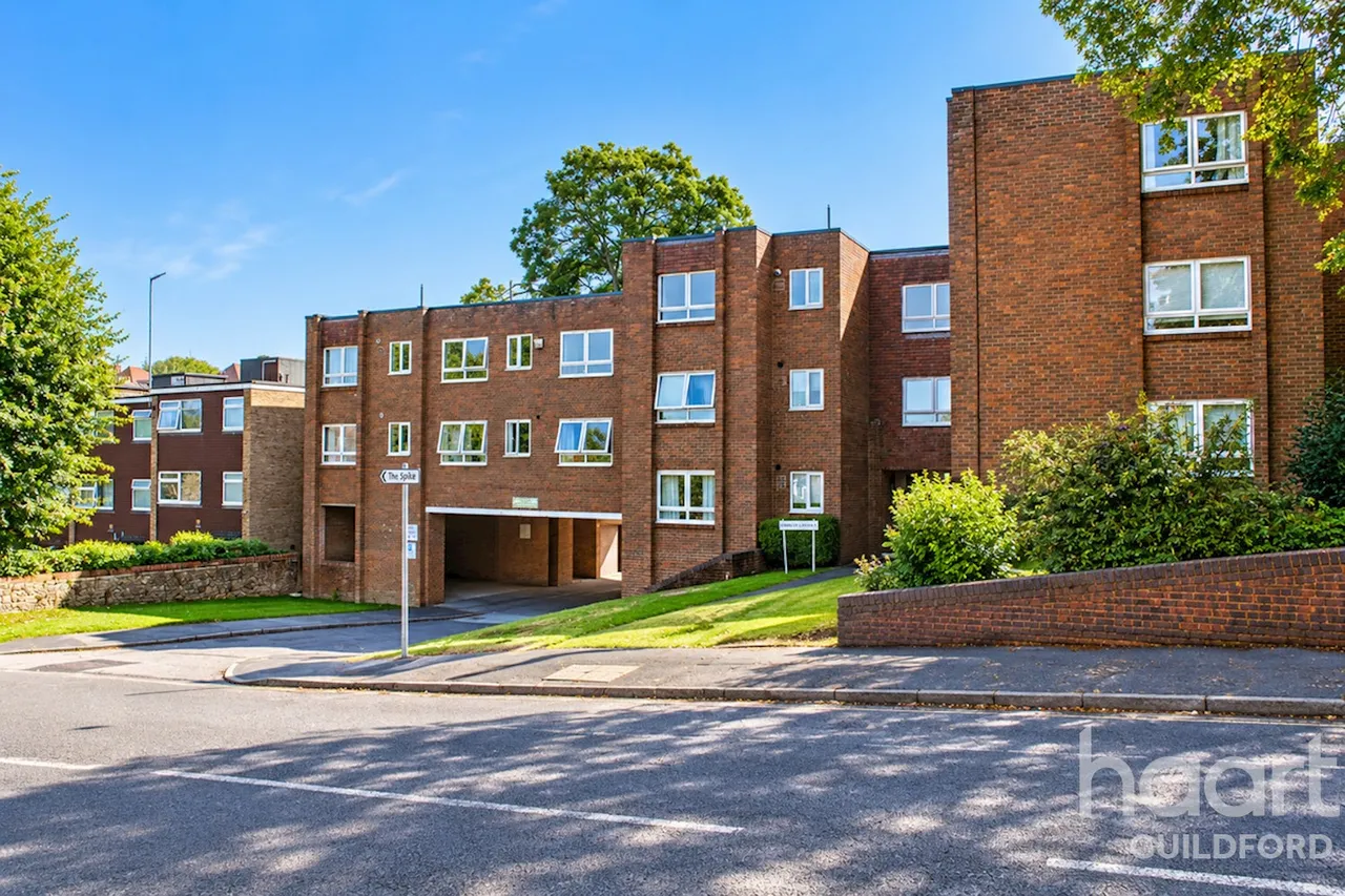 1 bed flat to rent, Harvey Road, GU1