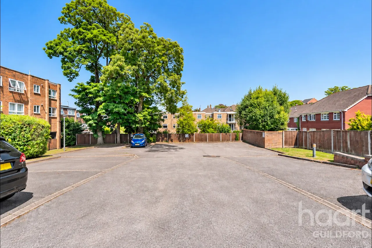 Harvey Road, GU1, photo 8