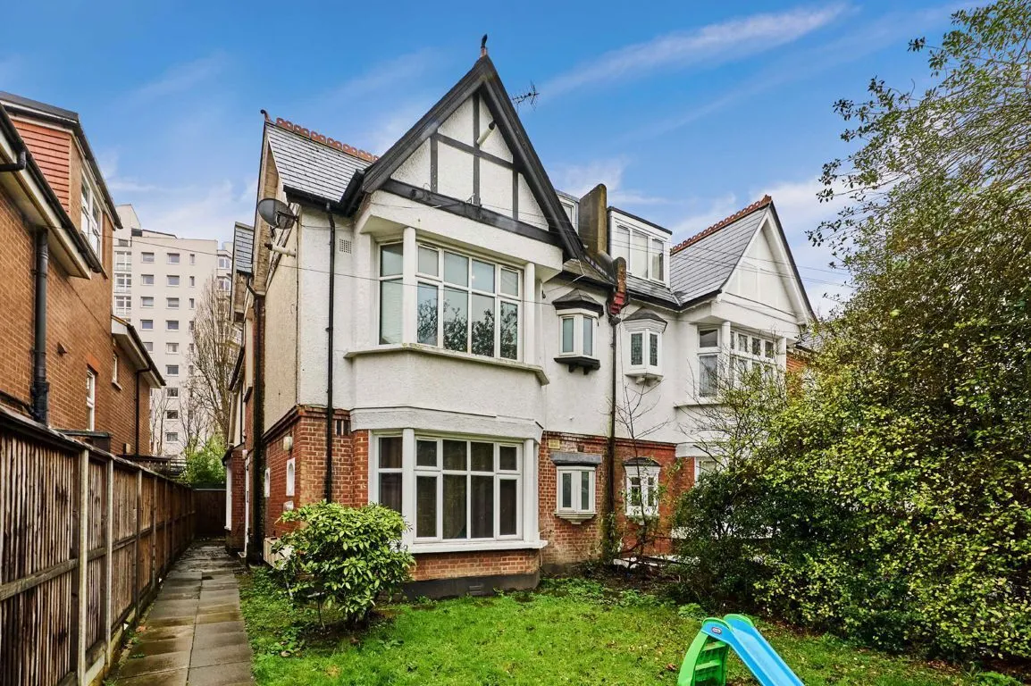 1 bed flat to rent, Rodenhurst Road, SW4