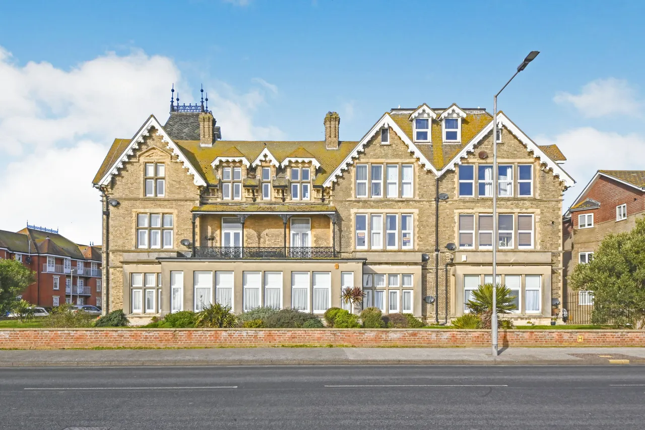 Vista Road, Clacton-on-Sea, Essex, CO15, photo 6
